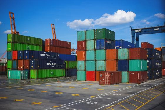 Tensioni tariffarie USA-CINA ridefiniscono la spedizione globale: cosa significa per le esportazioni refrattarie cinesi？